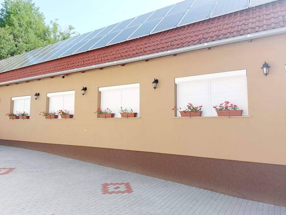 Műanyag redőny szerelése Pakson