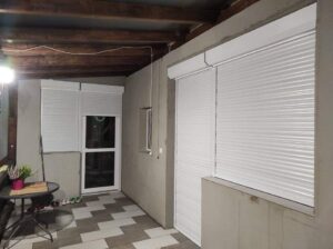 Műanyag redőny szerelés teraszra Pakson